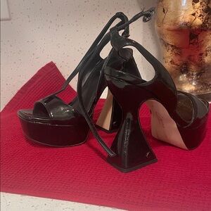 Chic Black Women's Platform Sandals used for one day perfectcondition no return